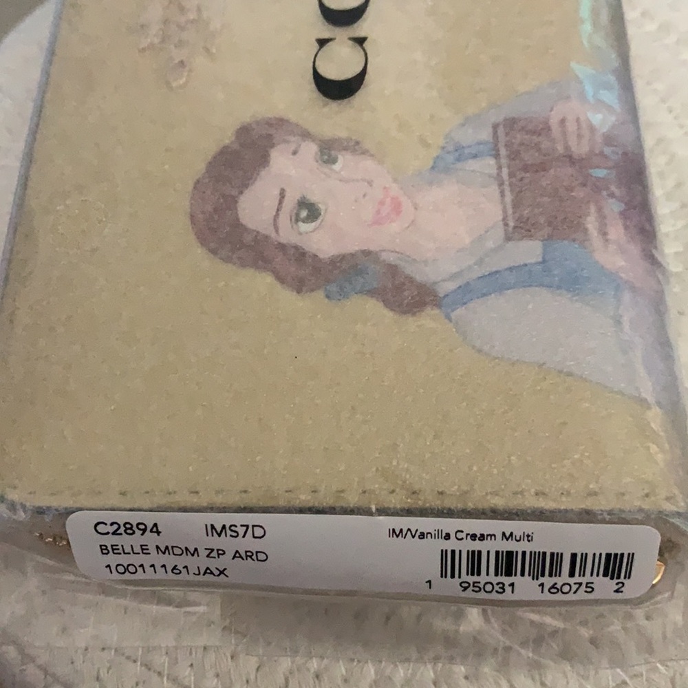 NWT Disney x Coach medium ID Zip wallet with Belle - Picture 2 of 8